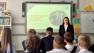 Учащиеся Молодежного совета при Оршанском районном Совете депутатов продолжают активную работу с учащимися учреждений города по принципу «равный обучает равного».